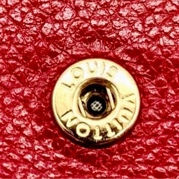 Never used in Box Louis Vuitton Lockme Long Wallet
M61277 - Picture 8 of 15